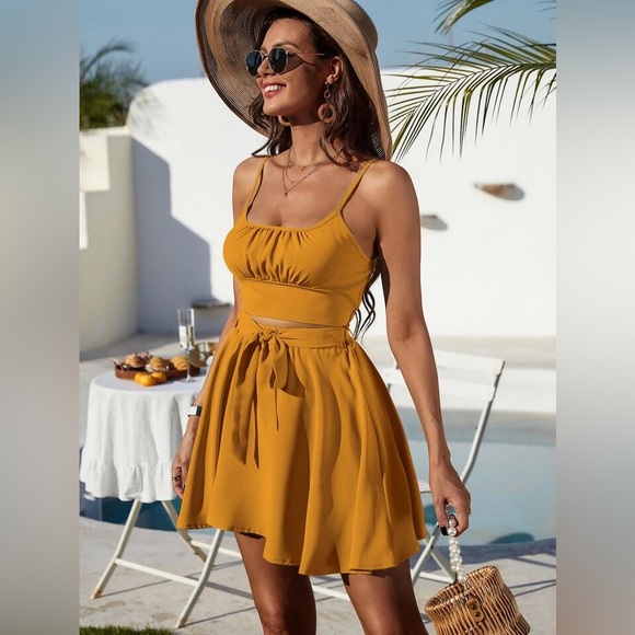 shunmei Dresses & Skirts - Two-Piece Skirt Set - Crop Cami Top & Tie Front Skirt Outfit & Backless Design